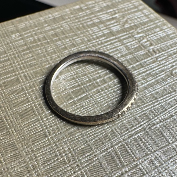 Vera Wang Wedding Band - Picture 6 of 8